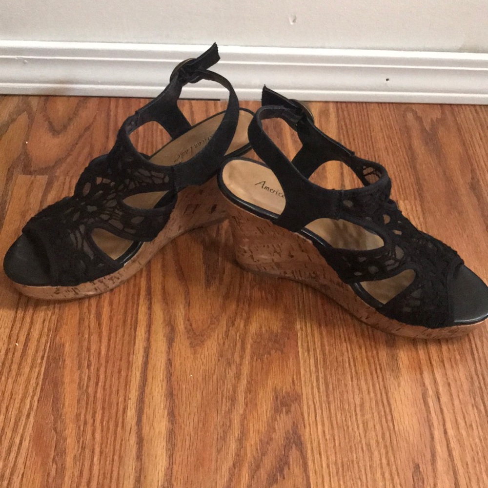 Black wedge sandles